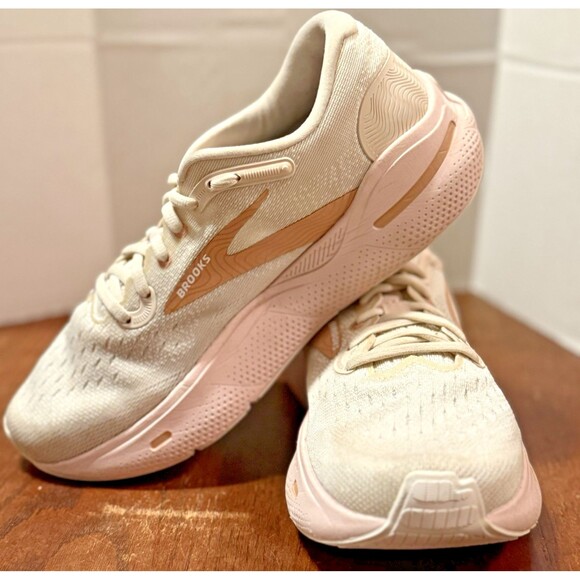 Brooks Ghost Max Womens 8.5 B Shoes Running Sneaker Gym Gray Pink 1203951B135 - Picture 2 of 12